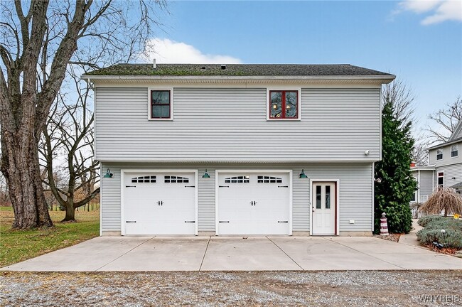 Building Photo - 3945 Lower River Rd