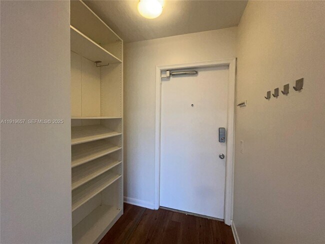 Foto del edificio - 2471 SW 82nd Ave