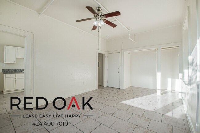Foto del edificio - 1000 S Grand View St