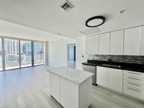 Building Photo - 92 SW 3rd St