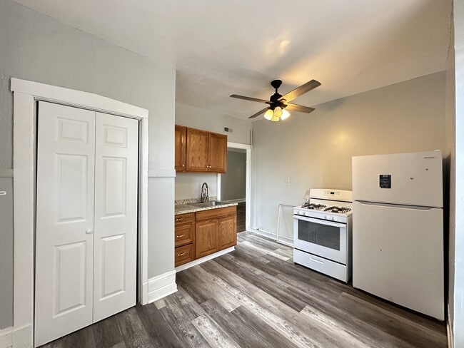 Building Photo - 4751 N Monticello Ave