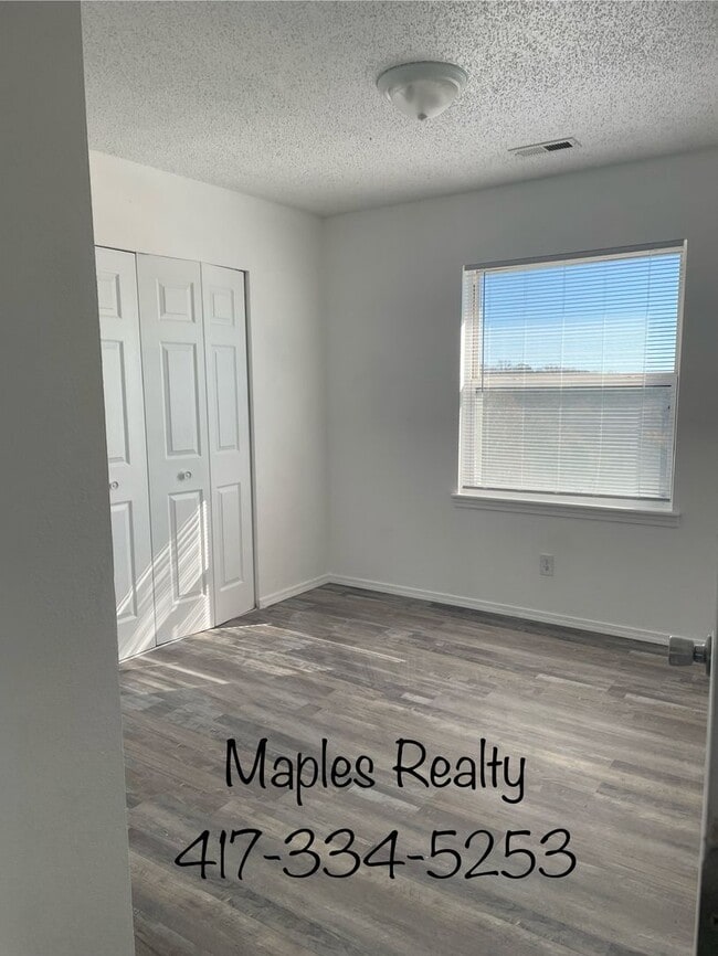 Foto del edificio - 2 bedroom, 1 bathroom apartment in Kirbyville, MO