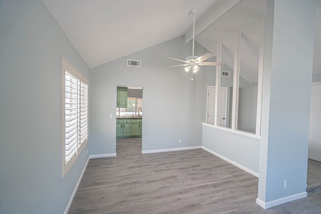 Foto del edificio - Single Story 3 Bedroom Home for Rent in Si...