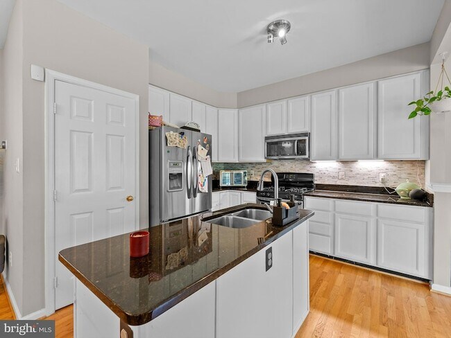 Foto del edificio - 20551 Ashley Terrace