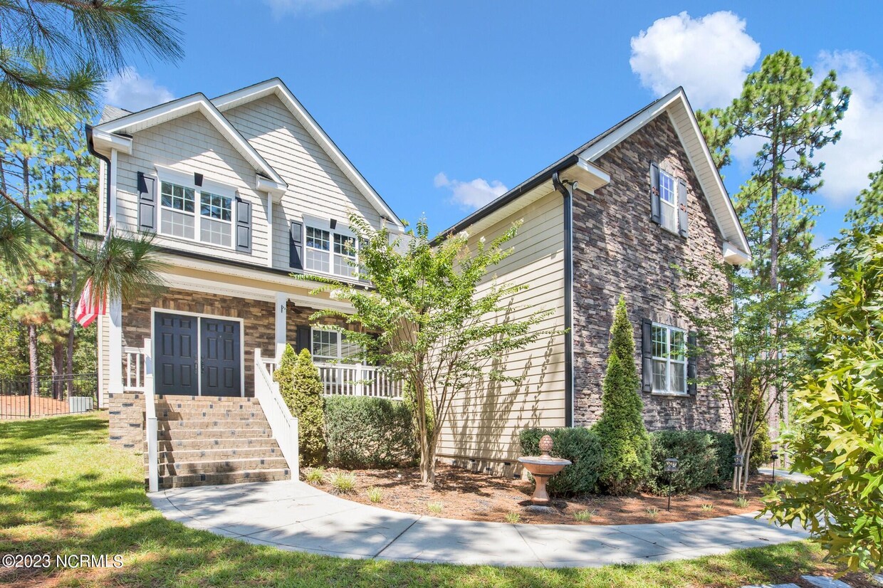 Foto principal - 366 Ave of the Carolinas