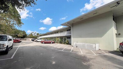 Building Photo - 4200 NW 3rd Ct