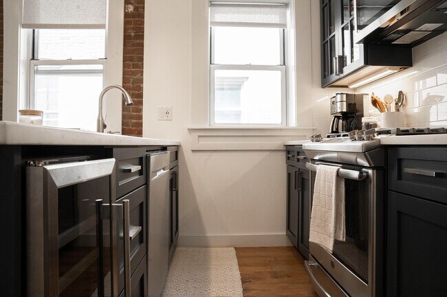 Building Photo - 316 Hudson St