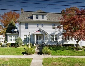 Building Photo - 182 2nd St