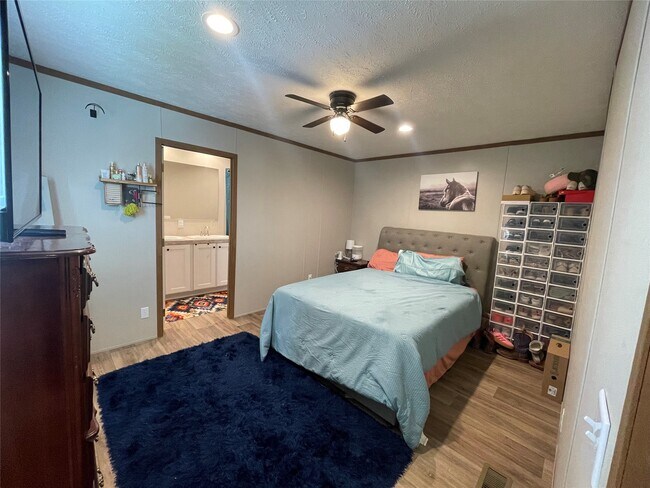 Foto del edificio - 20410 Telge Rd