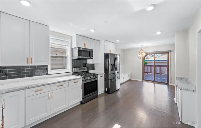 Building Photo - 5528 S Rutherford Ave