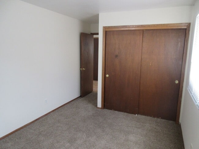 Building Photo - 410