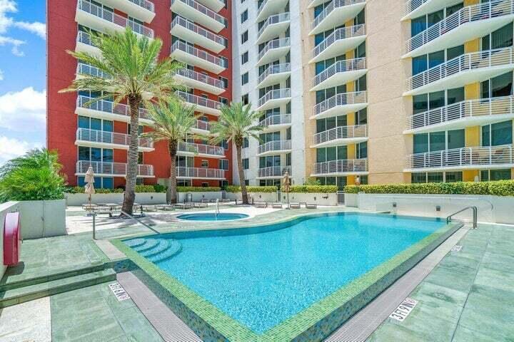Primary Photo - 1551 N Flagler Dr