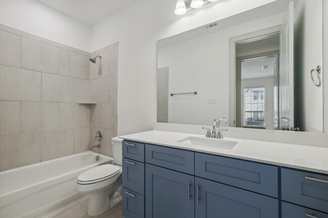 Building Photo - 4213 Shavano Dr
