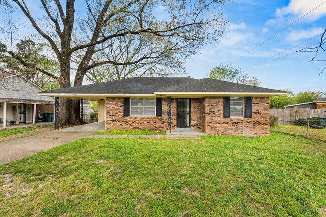 Building Photo - Fully Renovated Whitehaven Gem - Open To Section 8