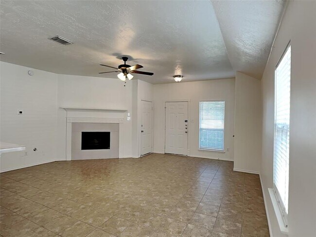 Foto del edificio - 18475 Sunrise Pines Dr