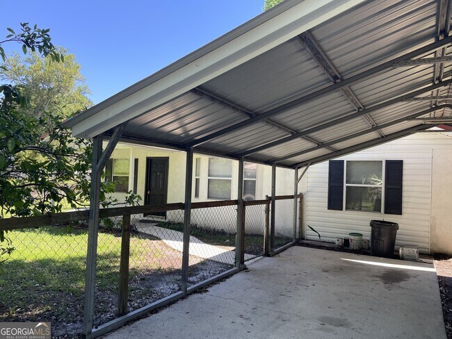Building Photo - 106 Royal Cir