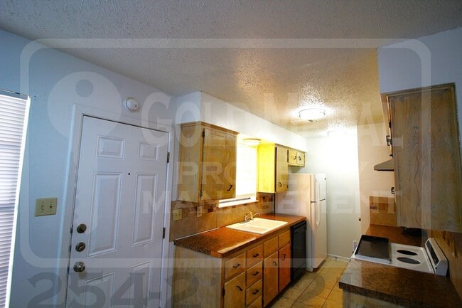 Foto del edificio - 2302 Hunt Dr