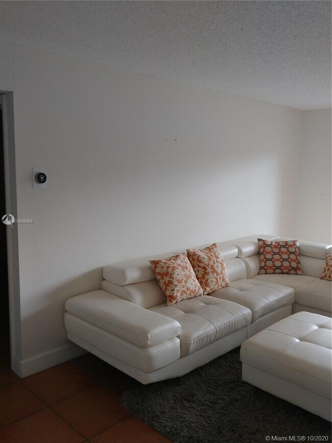 Foto del edificio - 6315 Gage Pl