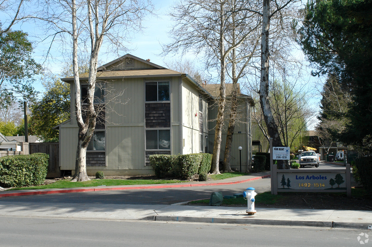 Primary Photo - Los Arboles