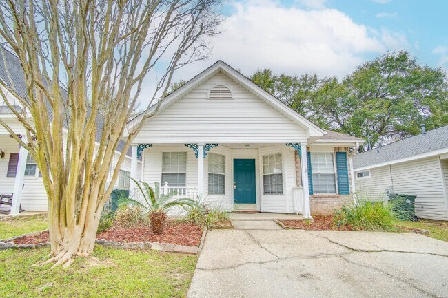 Building Photo - 3/2 Patio home in Northpointe area- ready ...