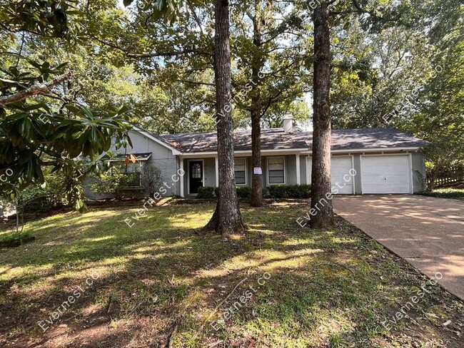 Building Photo - 751 Green Forest Rd