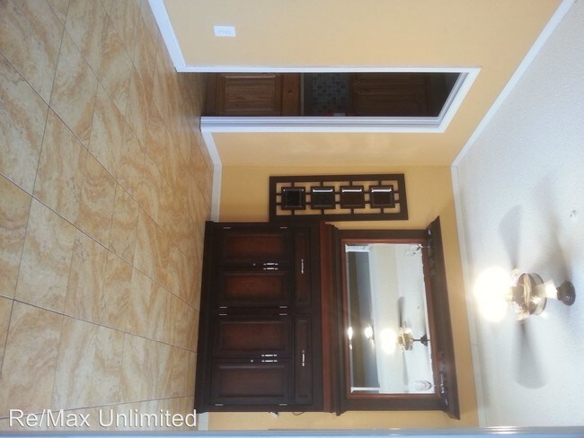 Building Photo - 100 Woodway Dr