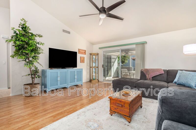 Photo - 220 N 22nd Pl