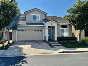 Building Photo - 1432 Goldeneagle Dr
