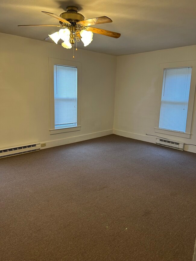 living room pic 2 - 29 Henry St