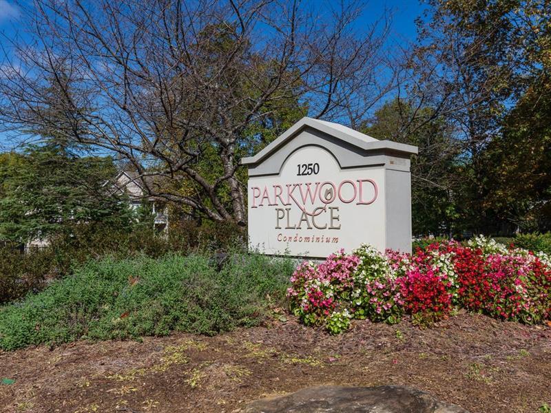 Primary Photo - 1250 Parkwood Cir SE