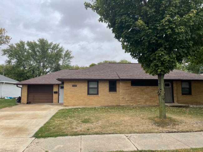 Building Photo - 1539 E 9th St