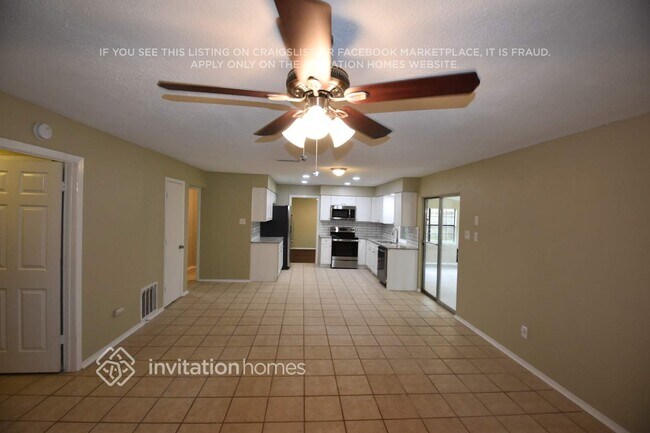 Building Photo - 3921 Willow Run Dr