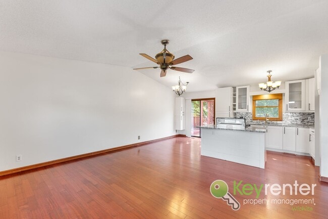 Foto del edificio - 3 Bedroom 2 Bathroom Family Ready Home