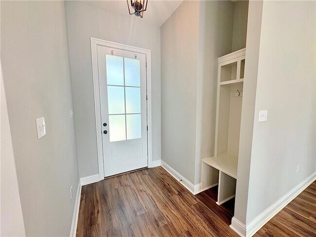 Foto del edificio - 57304 Oak Ave