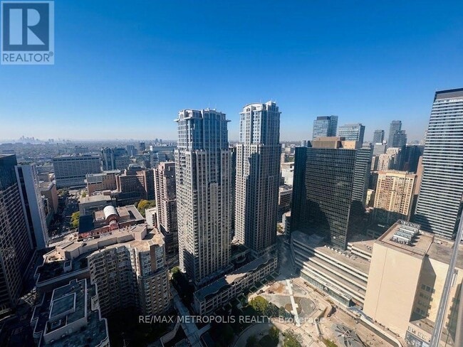 Building Photo - 386 Yonge St