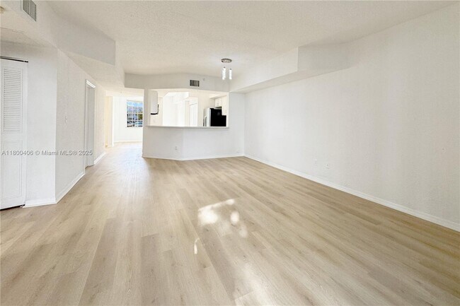 Building Photo - 775 SW 148th Ave