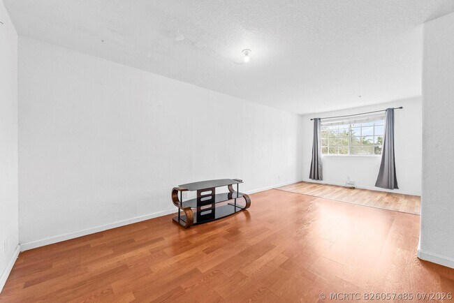 Foto del edificio - 1425 NW 36th Way