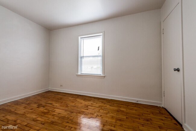 Building Photo - 2 br, 1 bath Apartment - 6129 S Wabash Ave