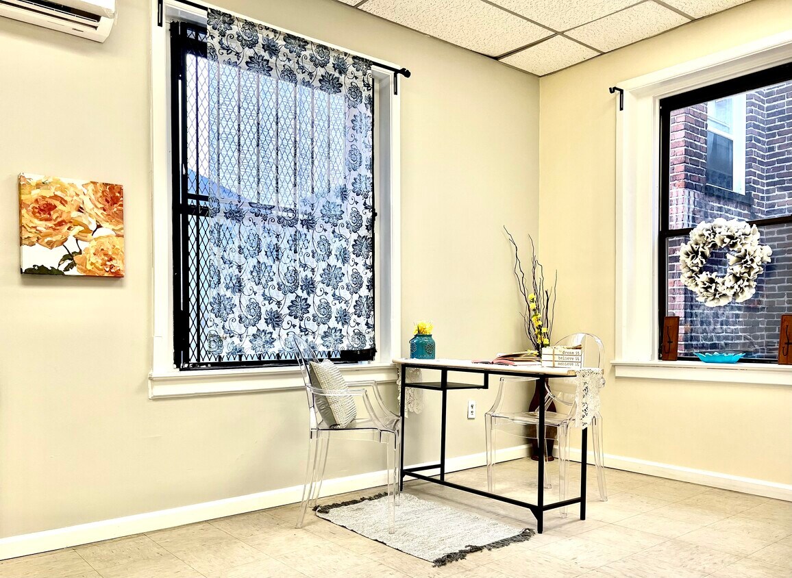 Primary Photo - 1 N Harrison St
