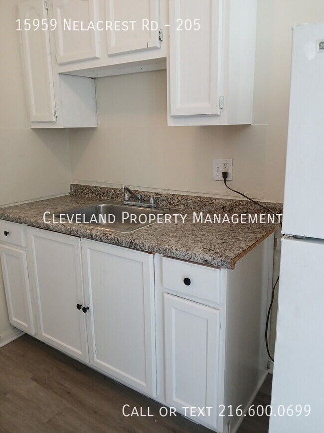 Foto del edificio - 15959 Nelacrest Rd