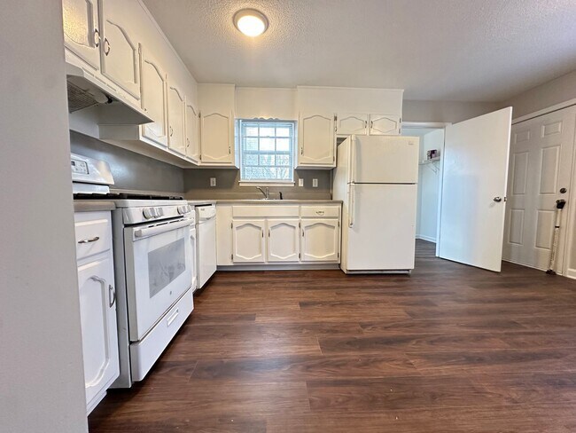 Foto del edificio - Home for rent in Center Point **MOVE IN SP...