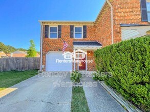 Building Photo - 447 San Roman Dr