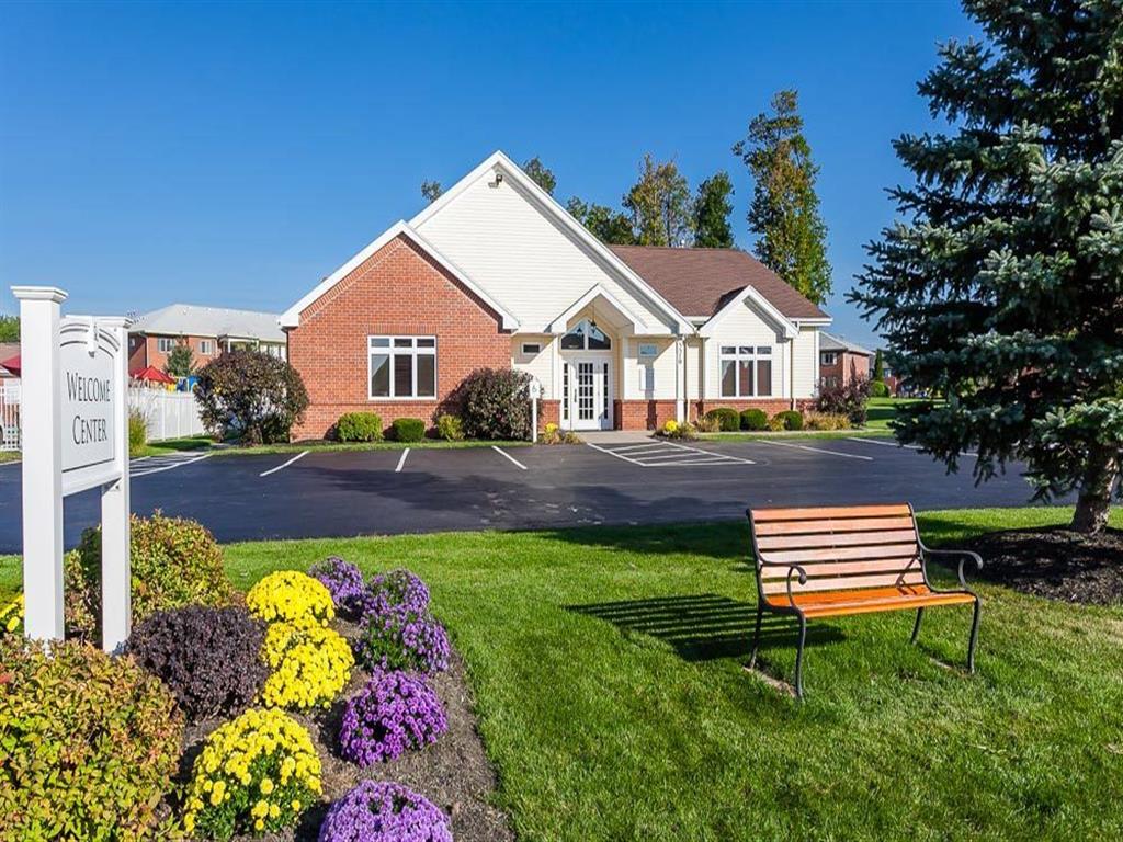 CenterPointe Apartments & Townhomes Rentals - Canandaigua, NY