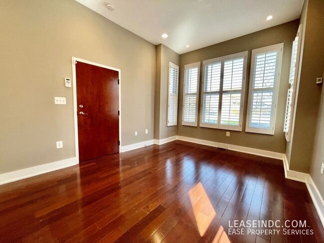 Foto del edificio - 1004 N Street NW-#1