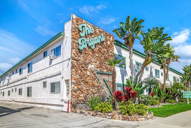 Building Photo - Bryant