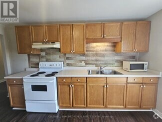 Building Photo - 4570 Penetanguishene Rd