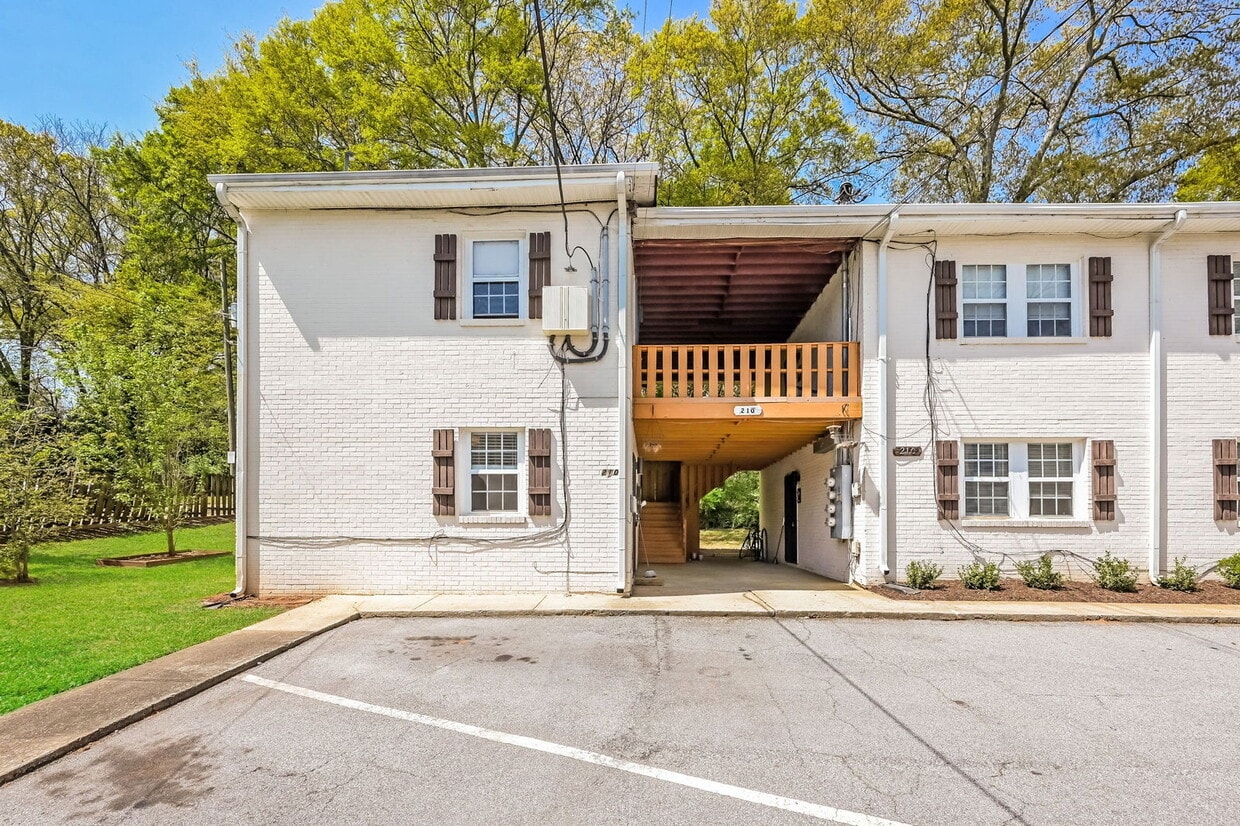 Photo - 210 Kirkwood Rd Ne