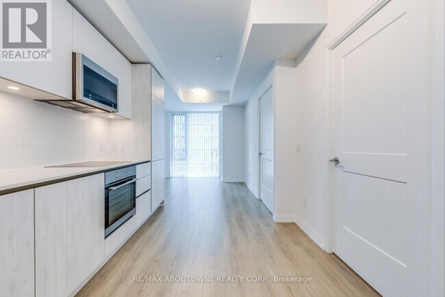 Photo du bâtiment - 8 Widmer St