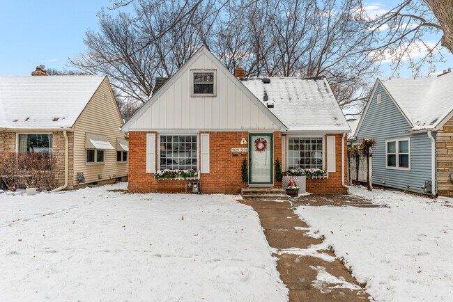 Building Photo - 5129 Bloomington Ave