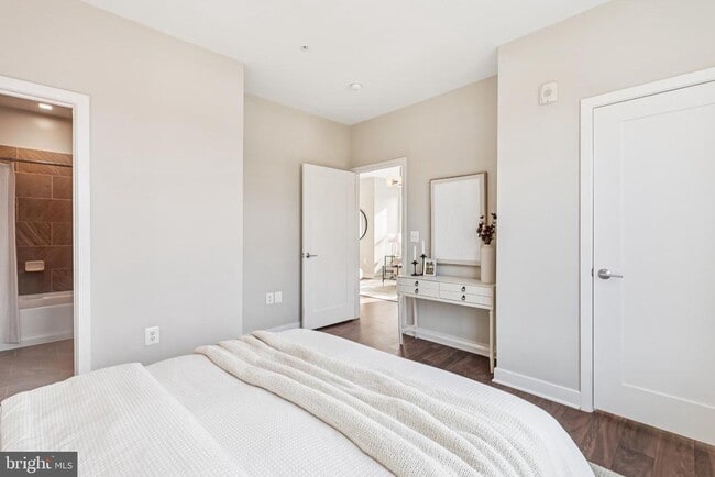 Building Photo - 989 S Buchanan St